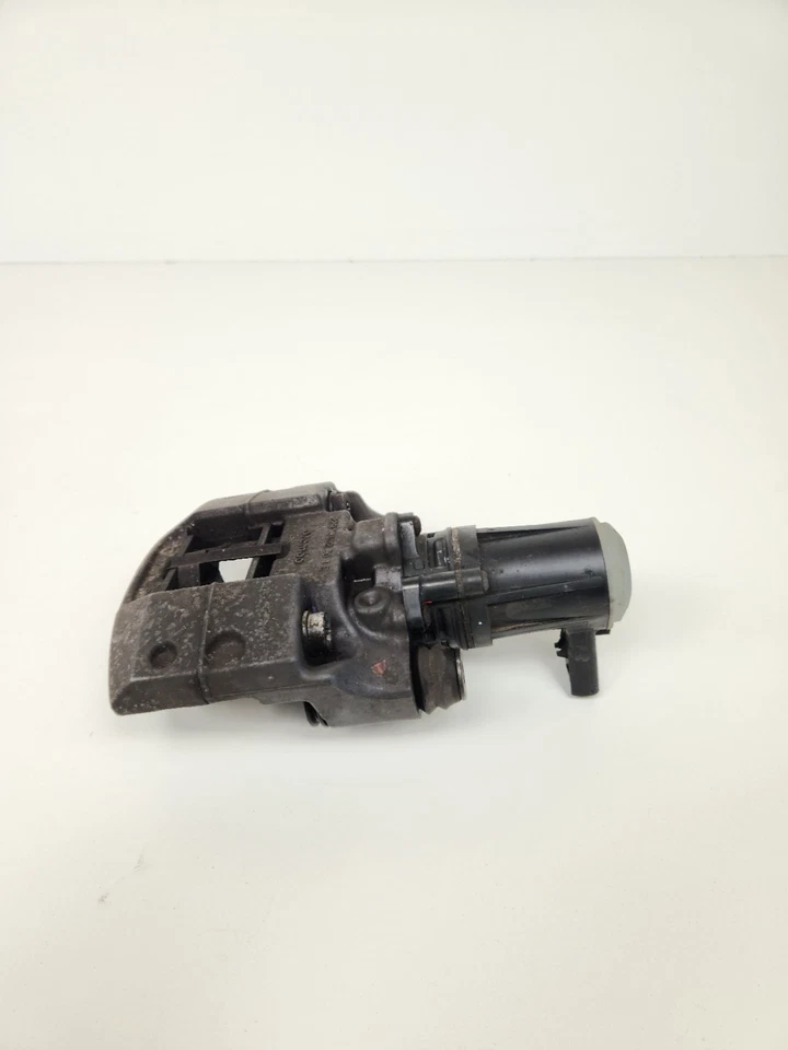 Pinza de freno de estacionamiento Tesla Model S 2012-2016 pasajero trasero derecho AWD fabricante original  Foto 3 de 4