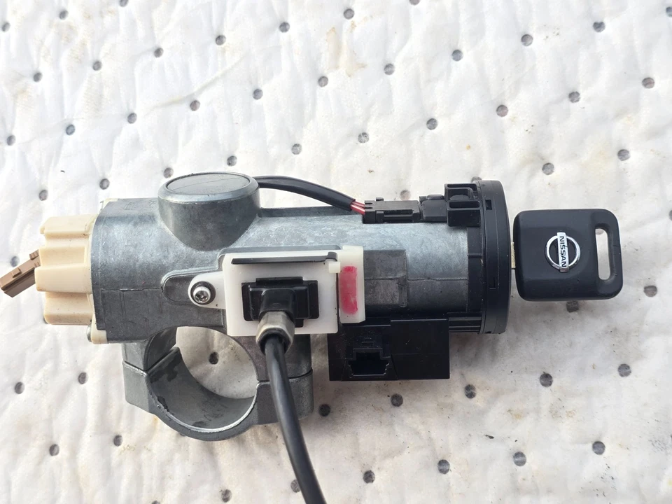Interruptor de encendido Nissan Sentra 2007-2012 bloqueo con llave e inmovilizador OEM 28590C9968 Foto 3 de 4