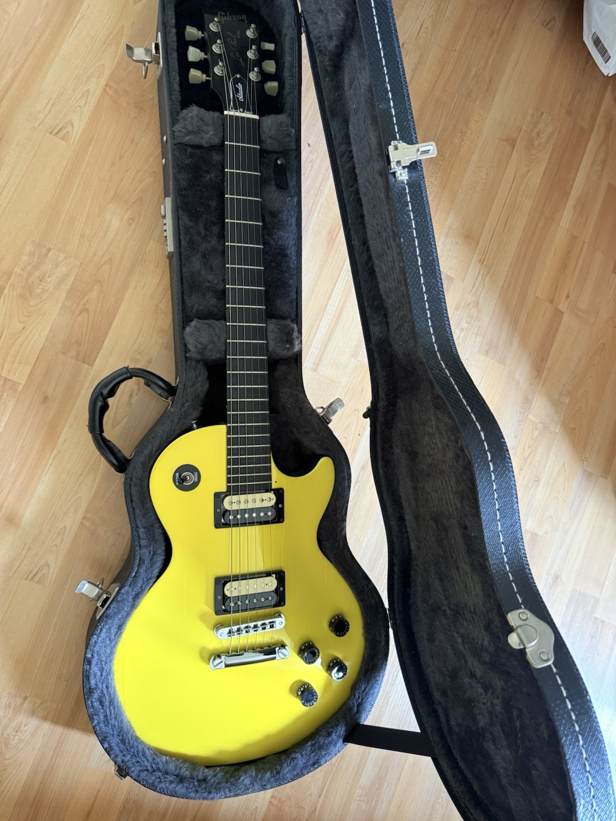 Gibson Les Paul Studio Limited Edition Metallic Yellow Guitar With Slash Pickups