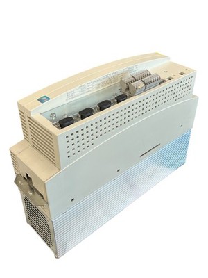 Lenze 9300 EVS9323-ES PN: 00470804 Servo-Umrichter 1.5kW
