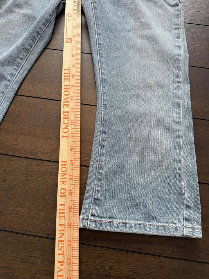 Levi's Jeans Womens 4 Light Wash Low Rise Straight Stretch Flap Pockets Zip Fly - Image 4 of 4