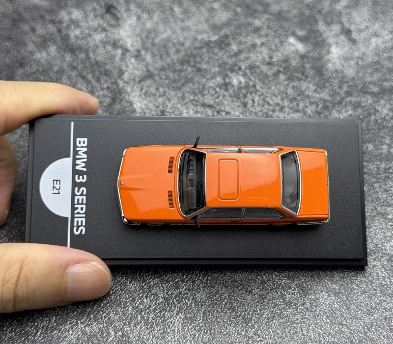 Coleção de carros modelo BMW E21 3-Series liga laranja fundido escala 1:64 - Imagem 3 de 3