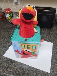 Sesame Street Elmo Jack in The Box Musical Toys for Babies and Toddlers New Gift