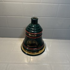 Bells Whisky bottle 1992 Christmas Edition By Wade don’t come with the cap 