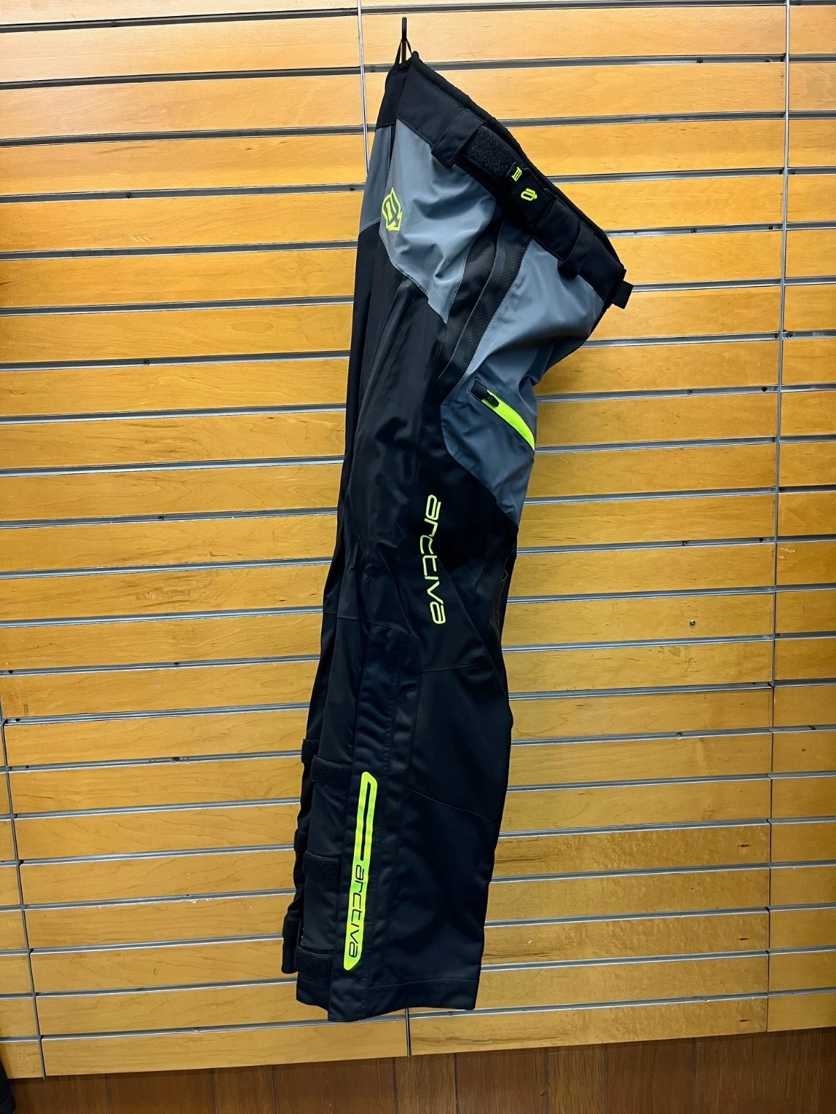 New Arctiva S9 Summit Men's Snow Pants black and Hi Vis size 34