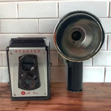 Vintage Spartus Full-Vue Box Camera 120 Film Top View with Flash USA Untested