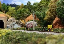 HO Scale Overhead Electric Catenary Poles and...