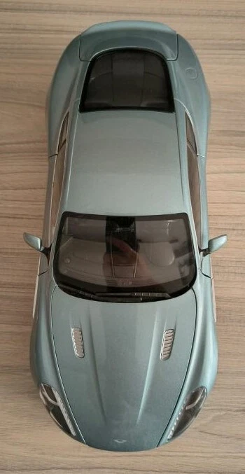 Aston Martin DB9 1:18, marca Welly - Immagine 3 di 4