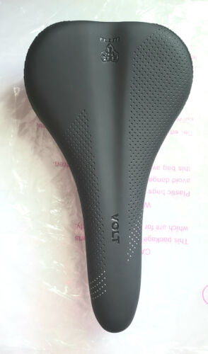 NEW WTB Volt Medium (142mm wide) Black MTB Bike Saddle Unisex Seat Steel Rails - Afbeelding 1 van 5