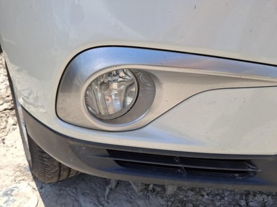 Used Driving Light fits: 2012 Toyota Highlander Fog-Driving bumper mounted Grade