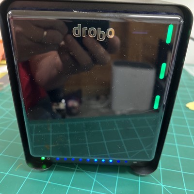 DEFECTIVE Damaged Drobo 5D3 5 Bay Storage Array  Black DRDR6A G3D
