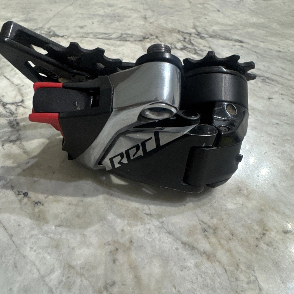 Desviador trasero SRAM rojo ETAP AXS D1 12 velocidades carretera grava tt negro 33T Foto 3 de 4