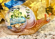 GLOWS..FGSE Fenton**MARIGOLD "HOPPY HIDEAWAY" FROG ON BLUE TOADSTOOL FIGURINE**