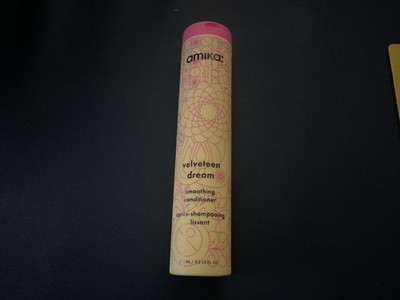 AMIKA - VELVETEEN DREAM GLÄTTENDE SPÜLUNG - 275 ML - KOSTENLOSER VERSAND IN UK