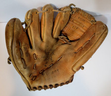 NY Yankees Phil Rizzuto Signature Regent Baseball Glove