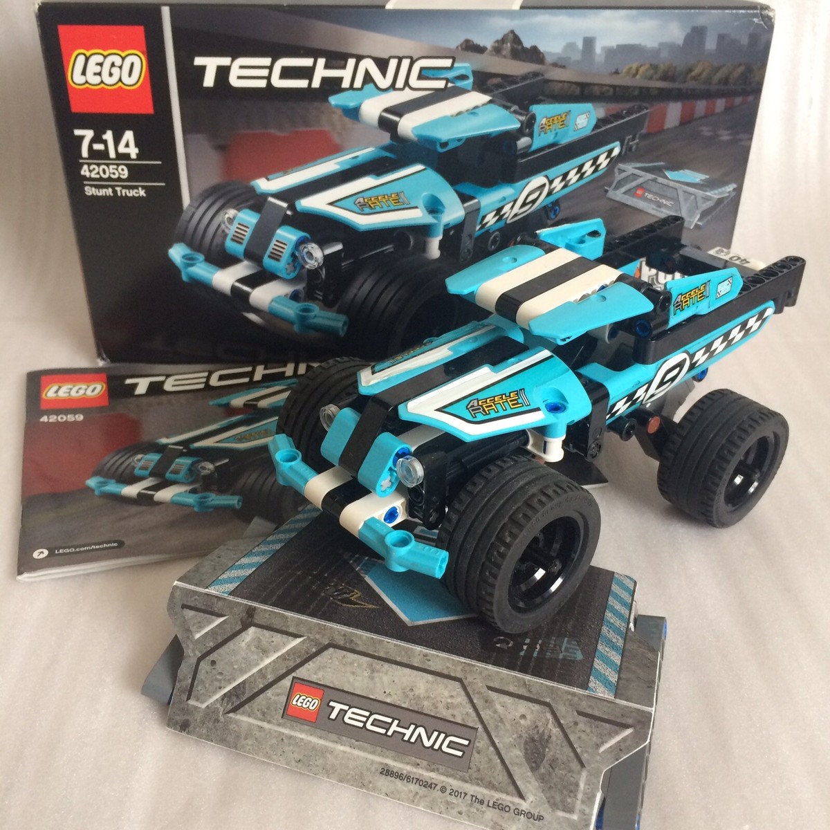 LEGO Technic 42059: Stunt Truck (Pull-back Action), Instructions