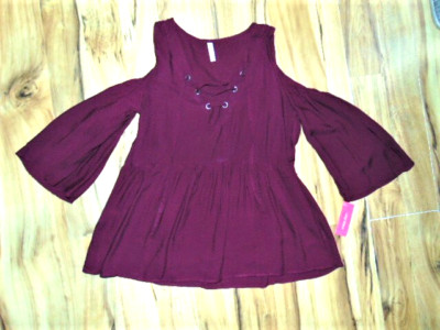 Juniors Xhilaration Burgundy Cut-Out Shoulder Babydoll Top...Size: Medium, NWT
