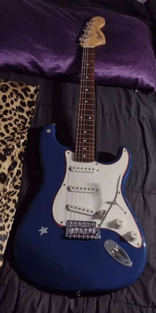 FENDER SQUIER AFFINITY STRAT- 2001 MIC, BALTIC BLUE, PLAYS FENDER SQUIER AFFINITY STRAT- 2001 MIC, BALTIC BLUE, PLAYS