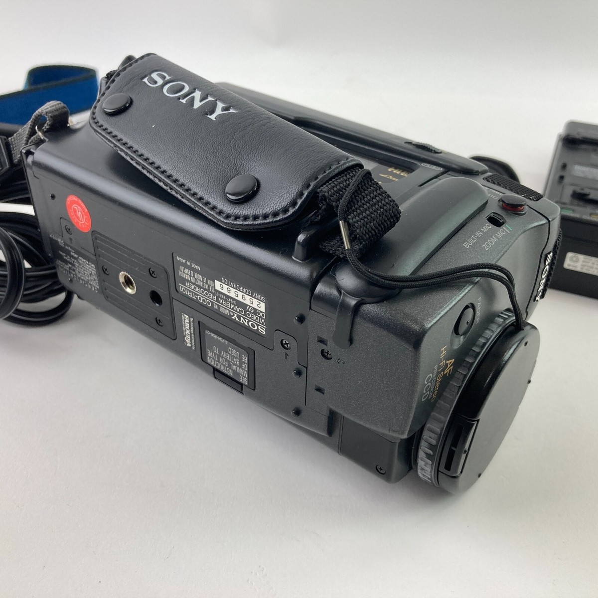 SONY VideoHi8 Handycam CCD-TRV101 ③ Sony TR101-1st Hi8 Handycam with Optical Image Stabilization