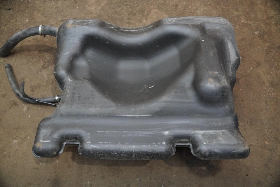 Gasoline Gas Fuel Tank Assembly 4786733AD OEM Plymouth Prowler 1997 1999 Foto 4 de 4