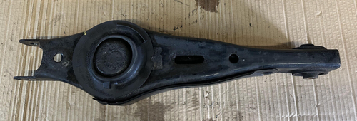 2009-2012 KIA SORENTO MK2 REAR RIGHT DRIVER SIDE LOWER WISHBONE CONTROL ARM