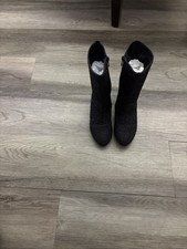 Girl's Black boot Size 3