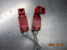  1 TELEMECANIQUE XCK-J59 INTERLOCK SAFETY SWITCH see description