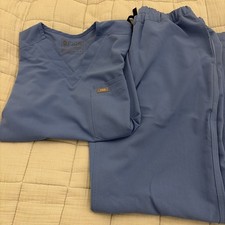 Brand New Figs size medium Men s Scrubs