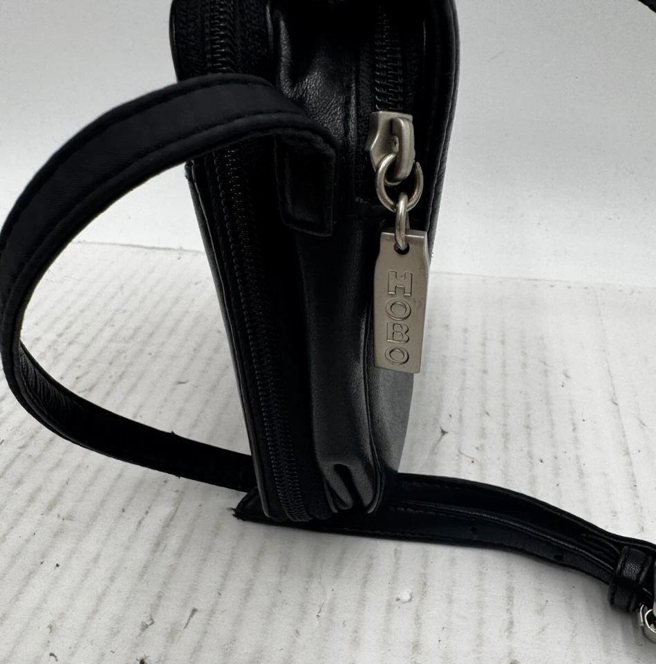 Bolso de Mano Hobo International Para Mujer Negro Organizador Integrado Cartera Bandolera Foto 3 de 4