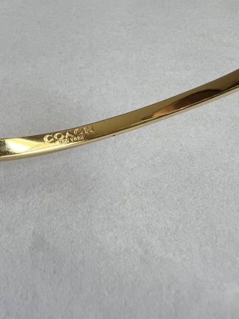 Brazalete Vday Coach Arco Iris Cristal Azul Esmalte Corazón Dije Bisagras $125 Foto 4 de 4