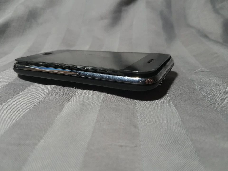Apple iPhone 3G - Black 8GB - Expanded battery FOR PARTS OR REPAIR! - Image 4 of 4