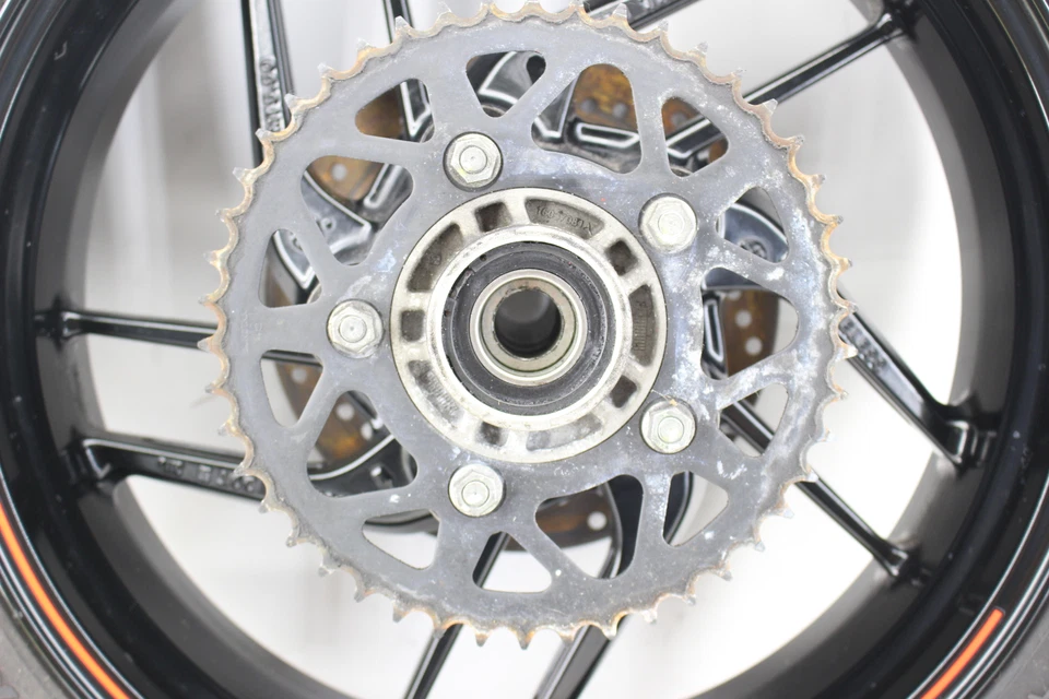 Llanta trasera Ducati Monster 797 2022 OEM cubo recto piñón freno de disco Foto 2 de 4