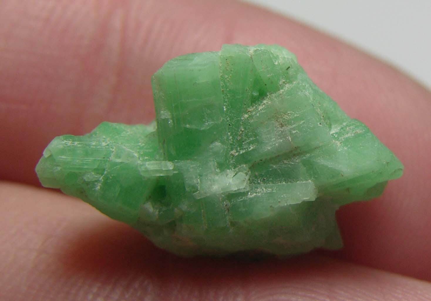 9.40ct HaGiang Province Vietnam 100% Natural Emerald Crystal Specimen 1.85g 19mm