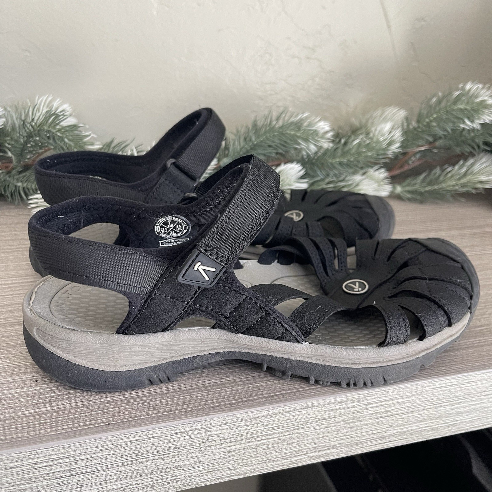 Keen Rose Black Sandals Women’s 7 Outdoor Water Sport River Trail Hiking Shoes