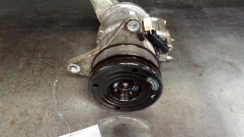 AC Compressor from 1998 Dodge Caravan 3.8L 6386109 - Image 4 of 4