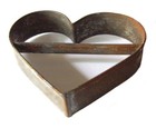 2 ANTIQUE TIN HEART COOKIE CUTTERS - ONE WITH HANDLE - PRIMITIVE FOLK ART — photo 2
