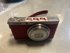 Fujifilm XF1-4.9 Lens, 12MP EXR CMOS, Full HD  Perfect Gift for Photo Enthusiasts