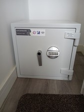 Burton Eurovault Aver Grade 3 Size 0 Safe with Electronic Lock & Fire Protection