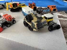 Lot of 16 Vintage Micro Machines Galoob Mixed Lot & Extra Parts