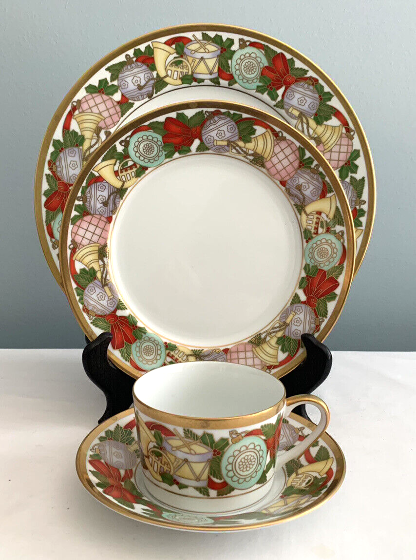 diorカップお皿セット DIOR CHRISTMAS Christian 4 PIECE PLACE SETTING Dinner Plate Salad