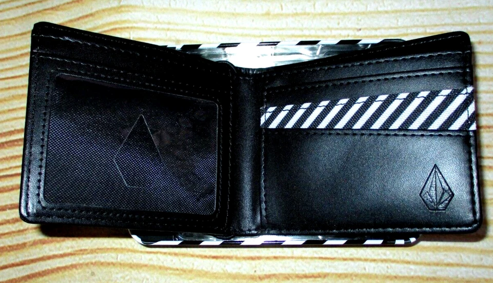 MENS VOLCOM BLACK BIFOLD WALLET WITH TIN GIFT BOX - Image 2 of 3