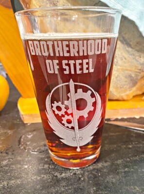 Brotherhood of Steel Fallout Beer Pub Pint Glass, Fallout Drinkware
