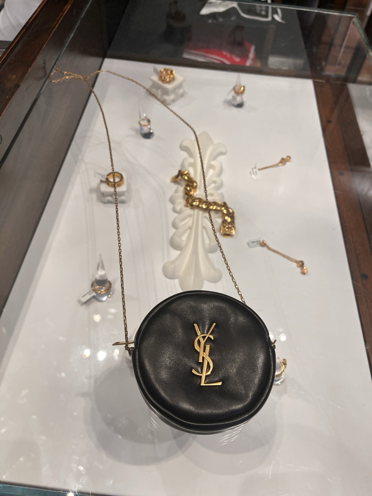 SAINT LAURENT Borsa rotonda Ysl con catena originale 1000$
