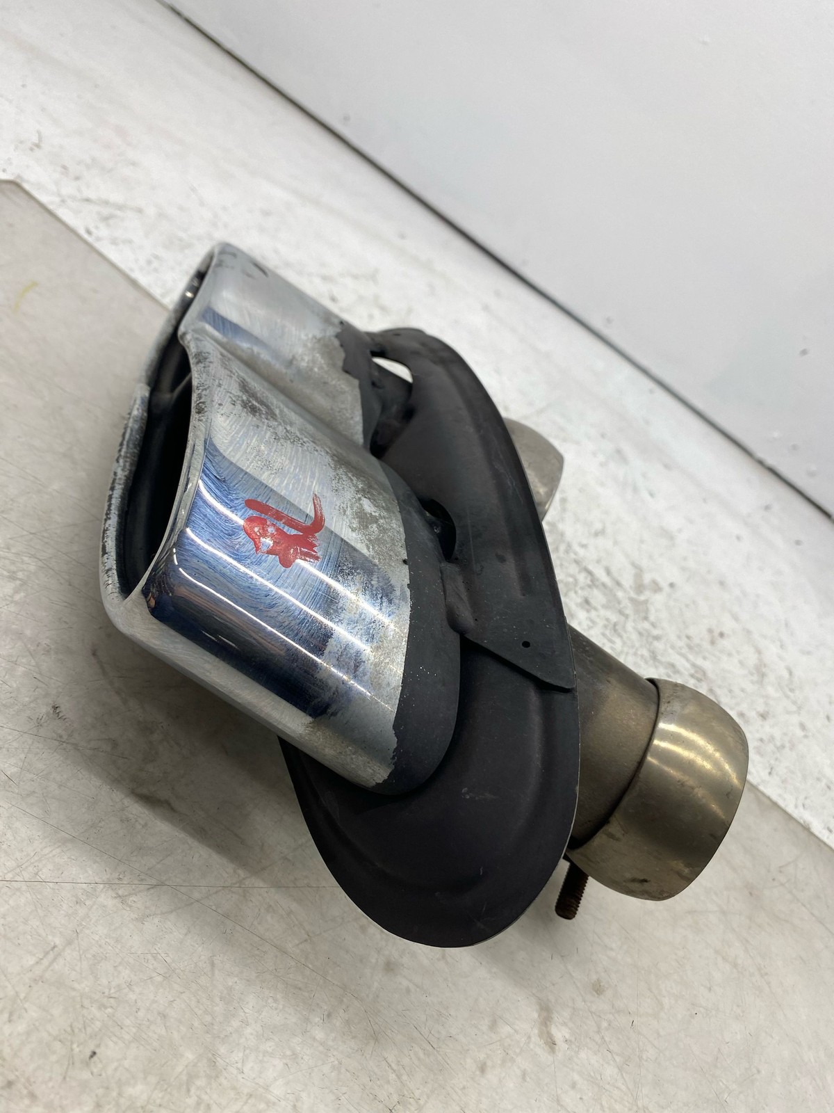 2013-2018 BENTLEY FLYING SPUR OEM RIGHT REAR MOTOR EXHAUST TIP CHROME