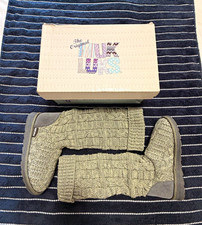 Muk Luks Women  s Gray Knit Bootie Slippers Size 8 Slip-On Rubber Sole