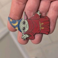 Disney Star Wars Baby Alien Red Robe Sorcerer Single Collectible Pin