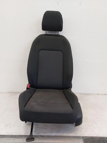 VW Golf 8 VIII CD Variant Sitz vorn links Fahrersitz Stoff heizbar Stoffsitz