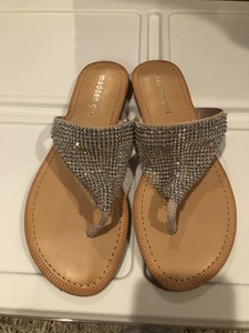 madden girl thong sandals