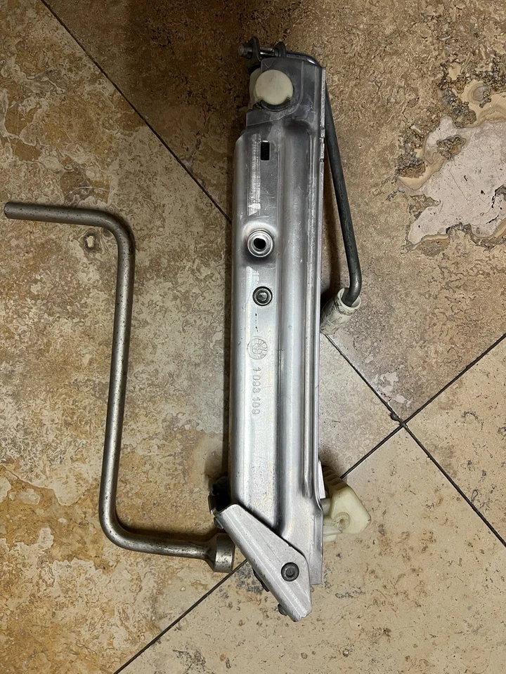 1997 - 2003 宝马 E39 5 Serie 525I 528I 540I 轮胎千斤顶和扳手 1 093 109 原始设备制造商 — 第 2/4 张图片