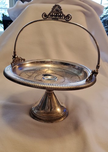 Vintage BASKET Silver Plate Brides, fruit, bread Basket flowerd Derby silver Co. - Picture 8 of 15